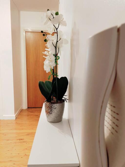 2 Bed Apartment With Free Parking Chelmsford Kültér fotó