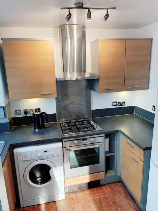 2 Bed Apartment With Free Parking Chelmsford Kültér fotó